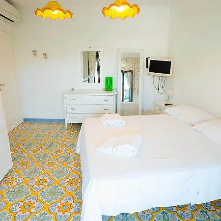 Anna Willa Forio di Ischia